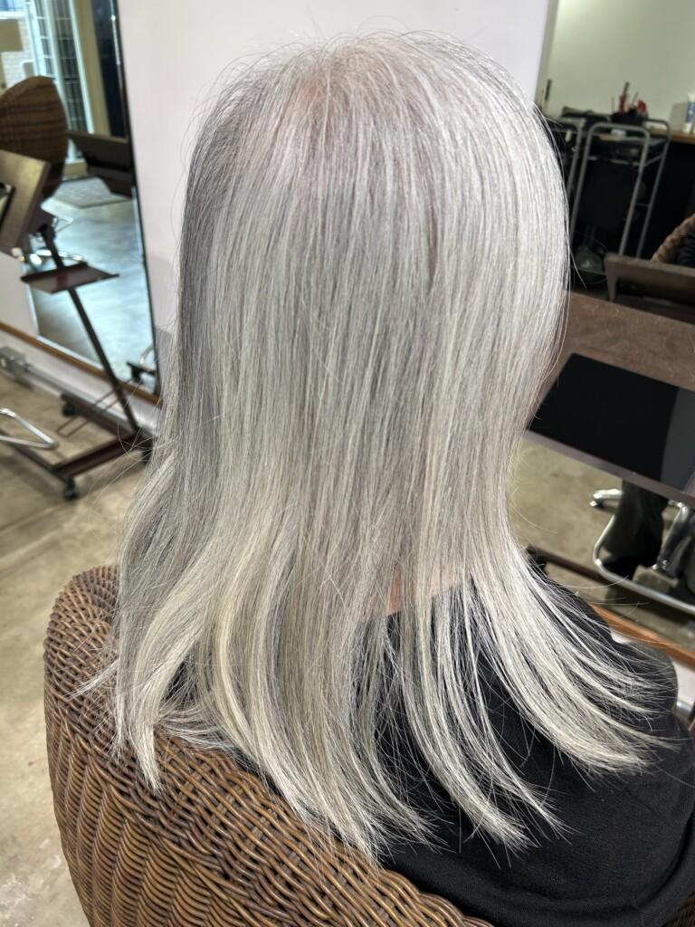 alt="白髪率90％のグレーカラー施術前 中野coma"
