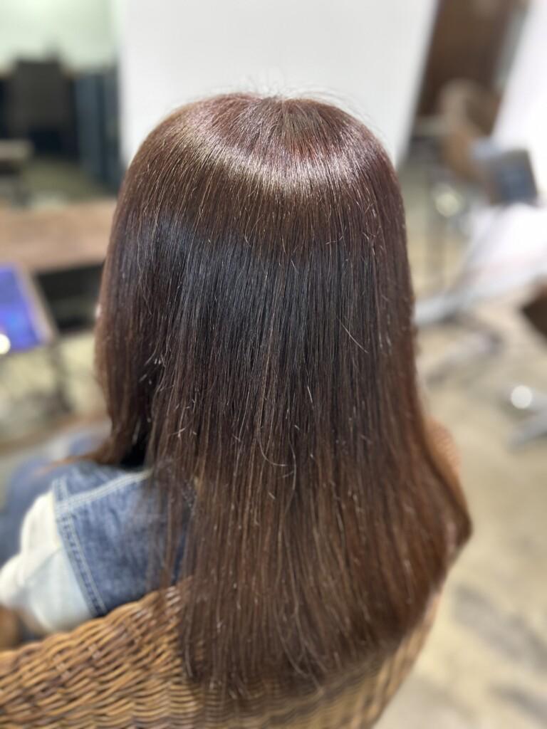 alt="市販と違いムラなく染まった美容室カラー"